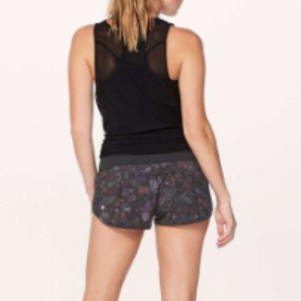 Lululemon Athletic  Short Frozen Flourish Run Gym size 4
